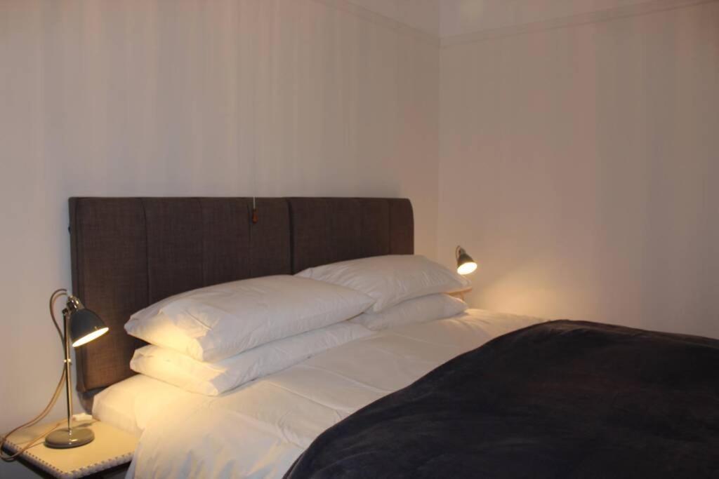 Luxury Townhouse In Town Centre, Views, River Walk, Free Parking Шрусбери Экстерьер фото